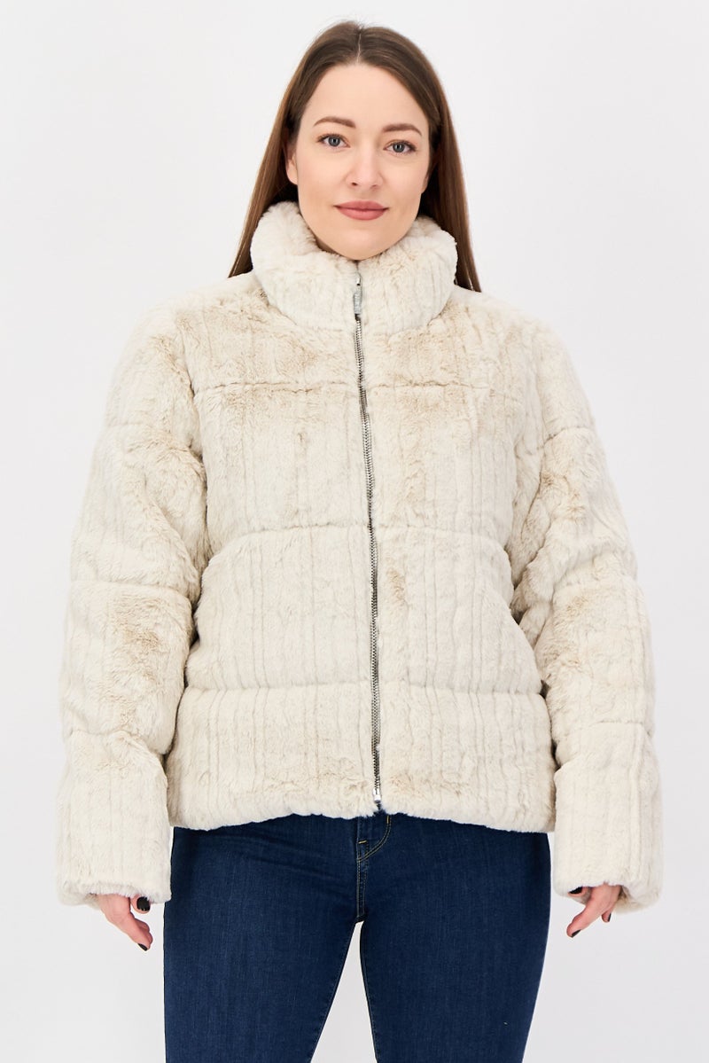 Bearpaw جاكيت شيربا ذو الملمس للنساء، كريمي - Image 1